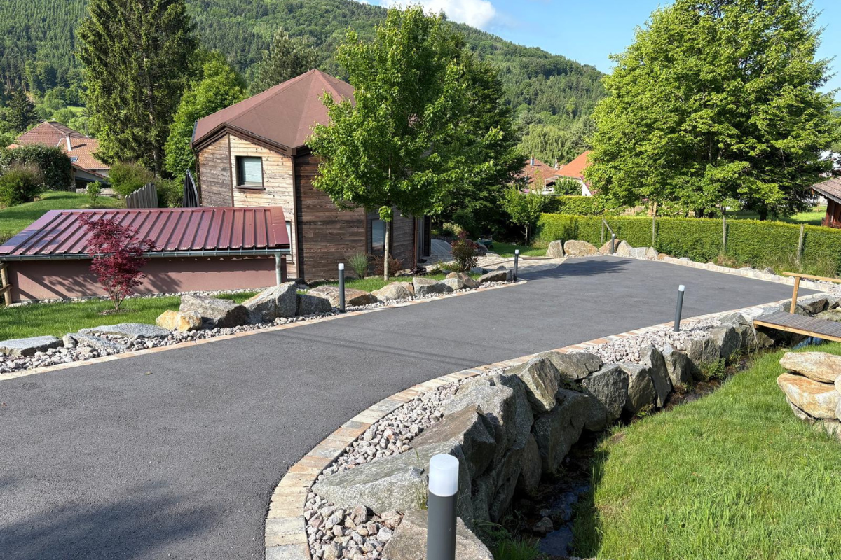 gîte dans les Vosges près de Strasbourg, un chalet moderne et accueillant.
