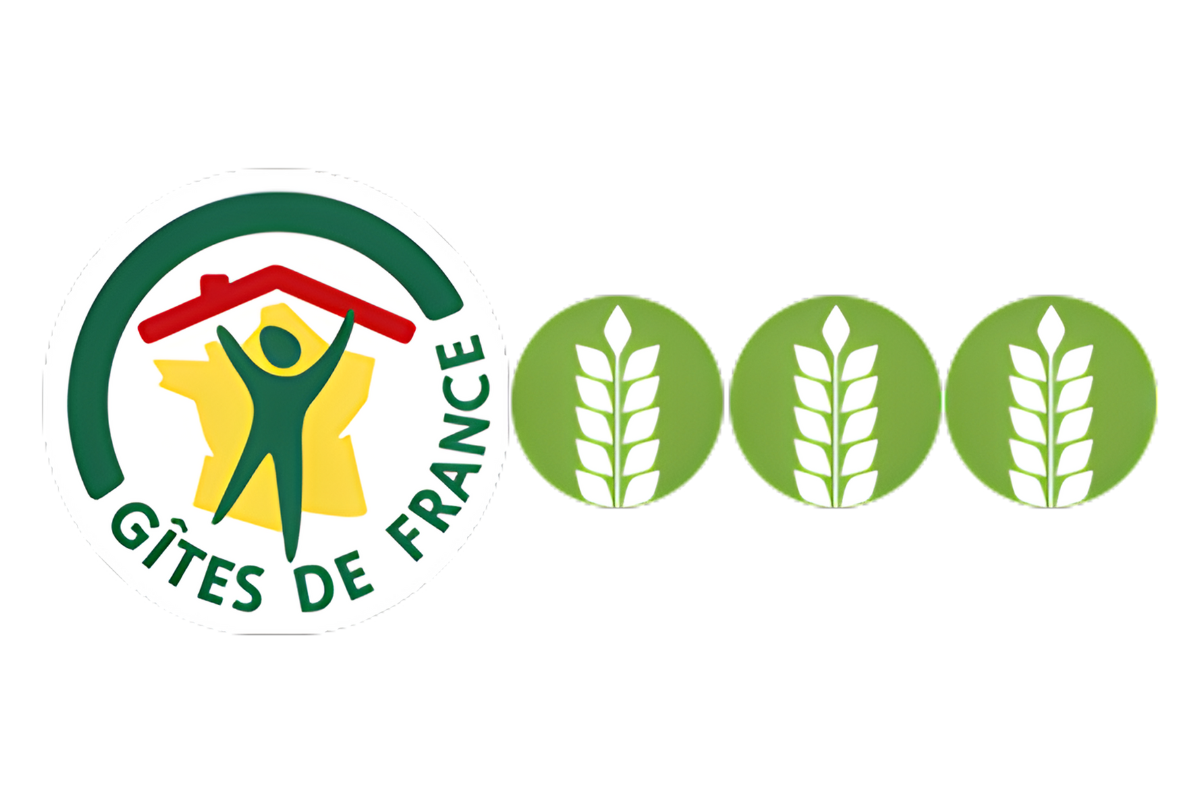 Logo officiel Gîtes de France Vosges garantissant la qualité de l'hébergement de charme au Domaine de la Répandise.